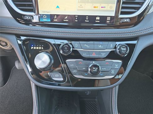 New 2026 Chrysler Pacifica Pinnacle image 29