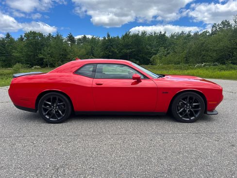 Used 2023 Dodge Challenger R/T RWD image 4