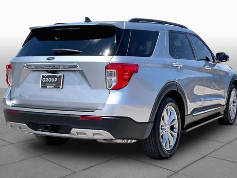 Used 2024 Ford Explorer XLT w/ Equipment Group 202A RWD image 13