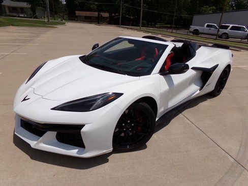 Used 2023 Chevrolet Corvette Z06 w/ Stealth Interior Trim Package RWD image 10