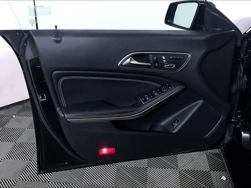 Used 2019 Mercedes-Benz CLA 250 4MATIC image 23