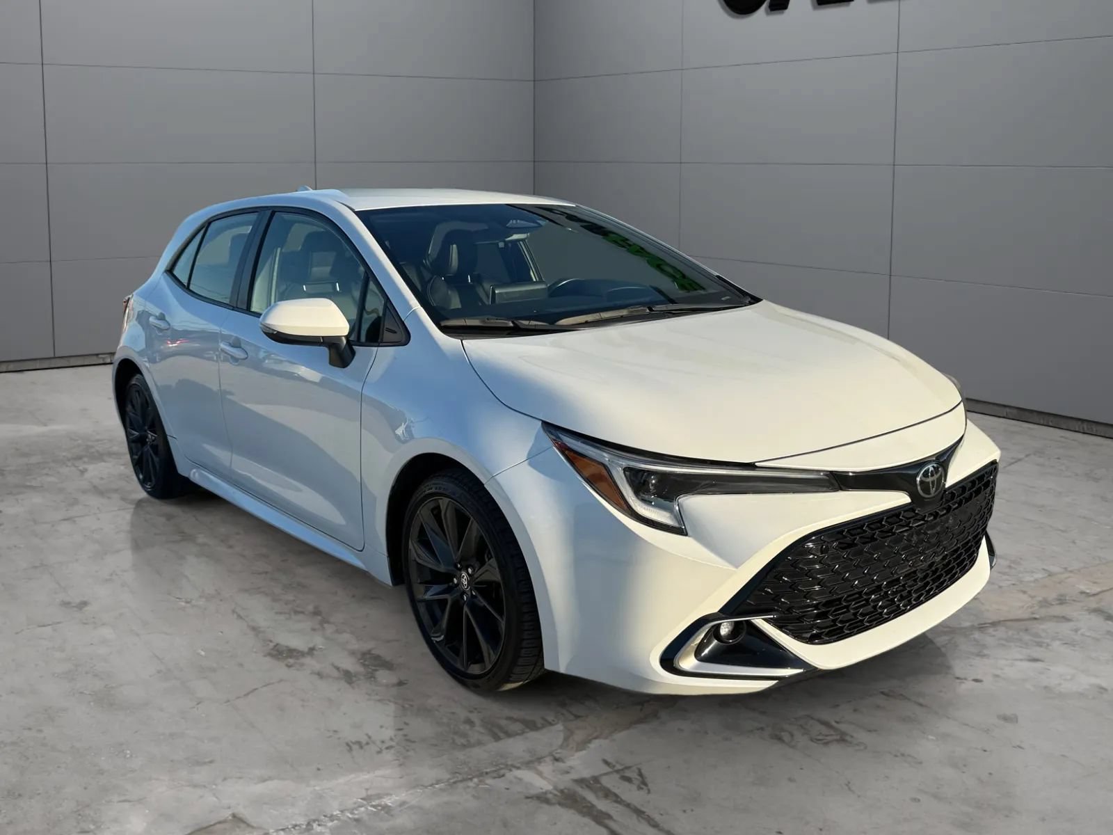 Used 2024 Toyota Corolla XSE FWD image 4