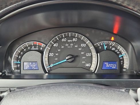 Used 2014 Toyota Camry SE image 11