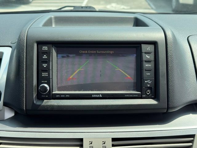 Used 2013 Volkswagen Routan SE FWD image 4