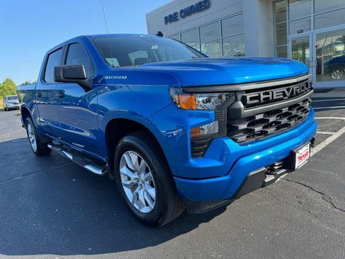 Used 2024 Chevrolet Silverado 1500 Custom AWD/4WD image 2
