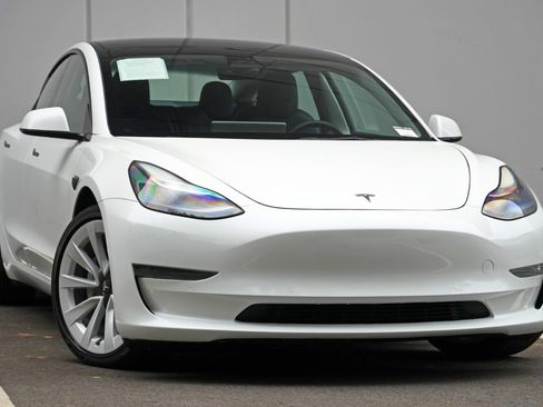 Used 2022 Tesla Model 3 Long Range AWD/4WD image 4