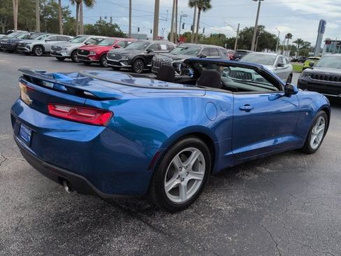 Used 2018 Chevrolet Camaro LT RWD image 4