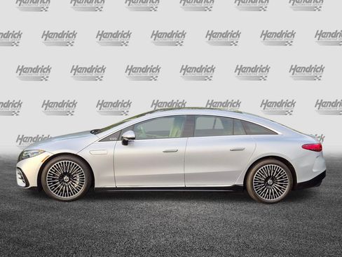 Used 2022 Mercedes-Benz EQS 580 4MATIC Sedan image 7