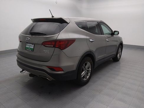 Used 2018 Hyundai Santa Fe Sport image 9