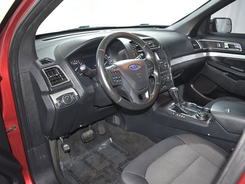 Used 2016 Ford Explorer XLT AWD/4WD image 14
