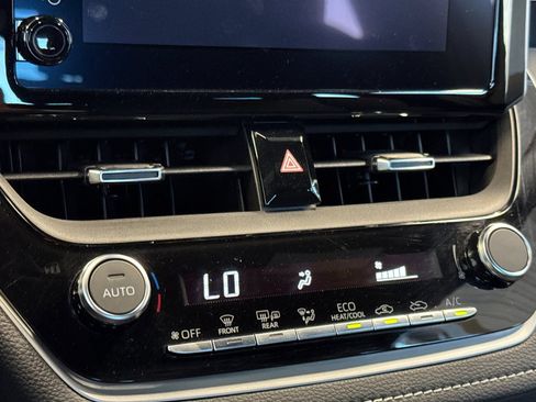 Certified 2025 Toyota Corolla SE image 27