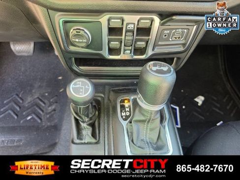 Used 2024 Jeep Wrangler Unlimited Sport AWD/4WD image 16