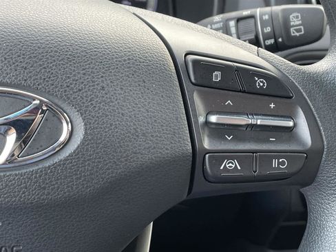 Used 2023 Hyundai Kona SEL AWD/4WD image 27