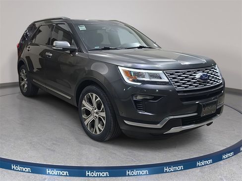 Used 2018 Ford Explorer Platinum image 4