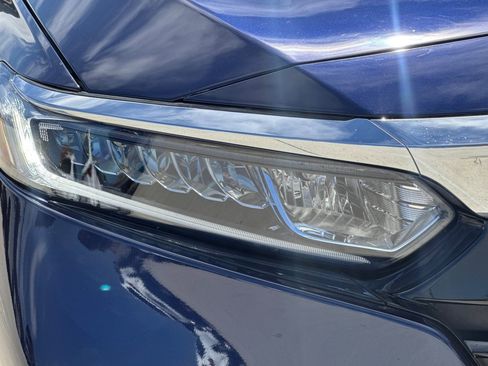 Used 2018 Honda Accord Hybrid image 11