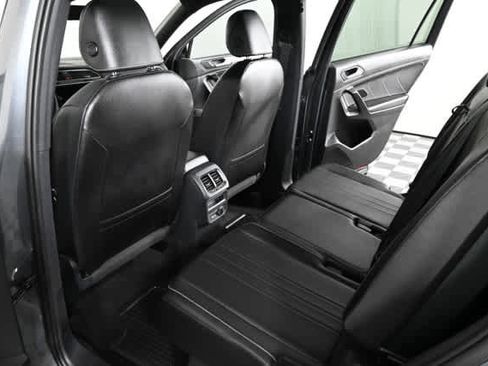 Used 2023 Volkswagen Tiguan SE R-Line image 15