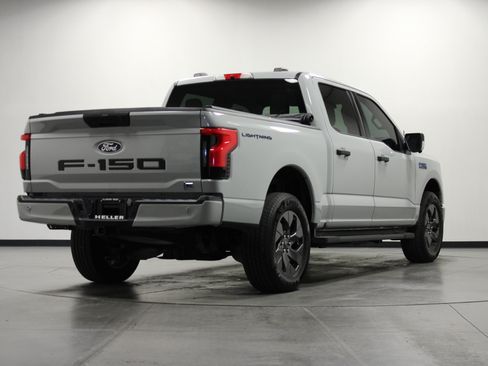 Used 2024 Ford F150 Lightning XLT AWD/4WD image 4