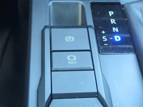 Used 2025 Toyota Tacoma SR5 image 27