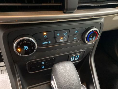 Used 2021 Ford EcoSport S image 23