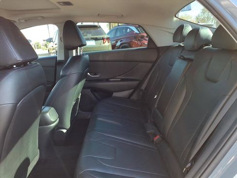 Certified 2022 Hyundai Elantra Limited image 15