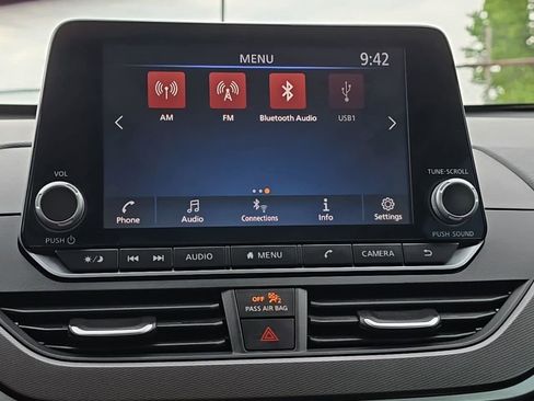 Used 2025 Nissan Altima 2.5 SR FWD image 17