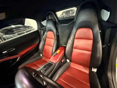 Used 2019 Porsche 718 Boxster S image 19