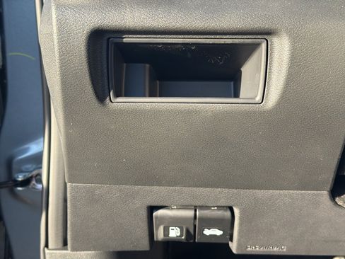 New 2025 Nissan Versa SV w/ Trunk Package image 21