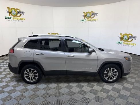 Used 2019 Jeep Cherokee Latitude Plus w/ Comfort/Convenience Group image 11