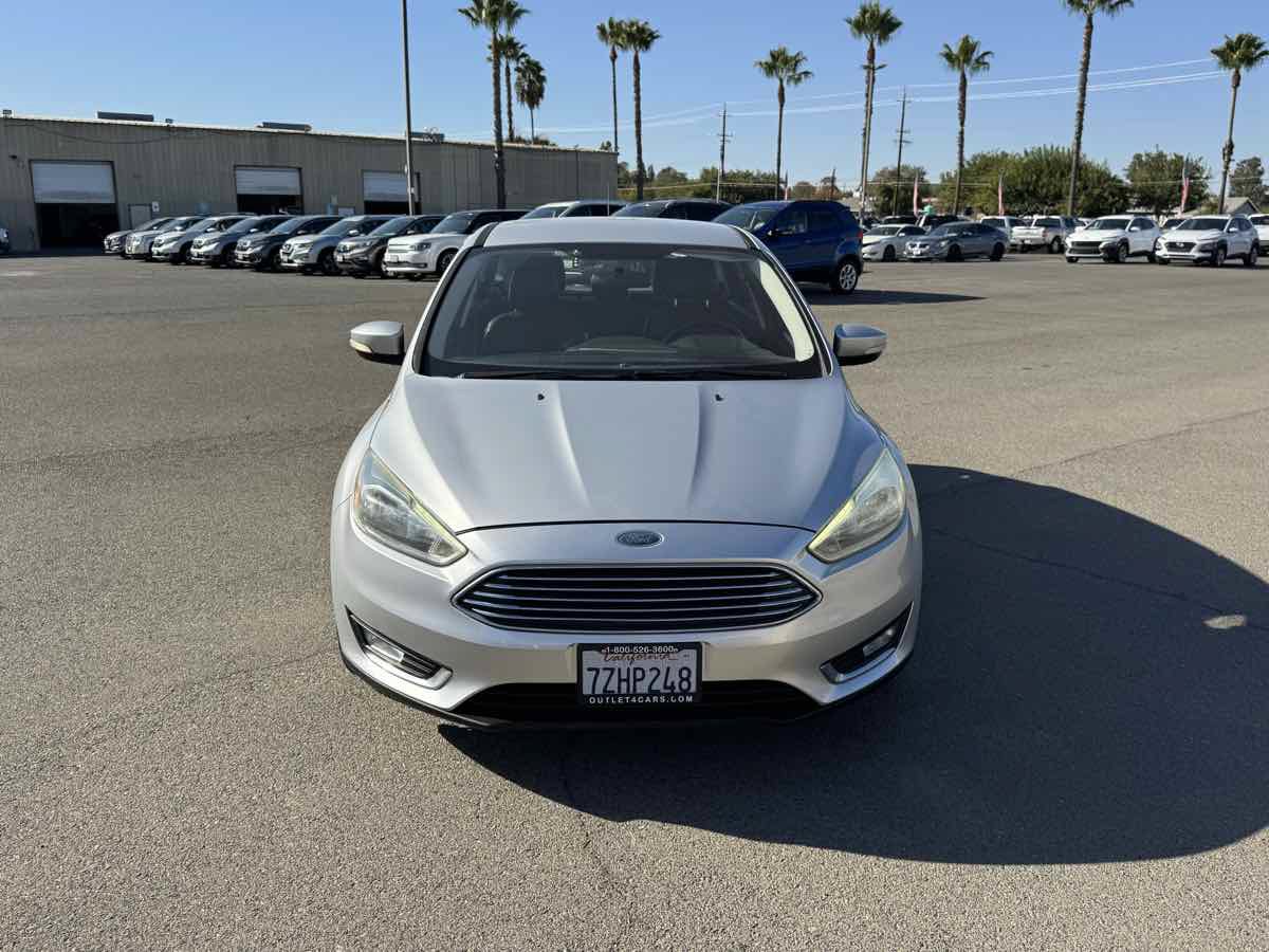 Used 2015 Ford Focus Titanium w/ Titanium Cold Weather Package FWD image 4