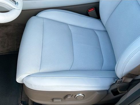 Certified 2026 Genesis GV70 2.5T Advanced image 21