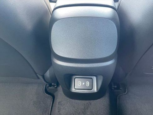 New 2025 Hyundai Elantra Limited image 25