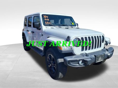 Used 2020 Jeep Wrangler Unlimited Sahara image 3