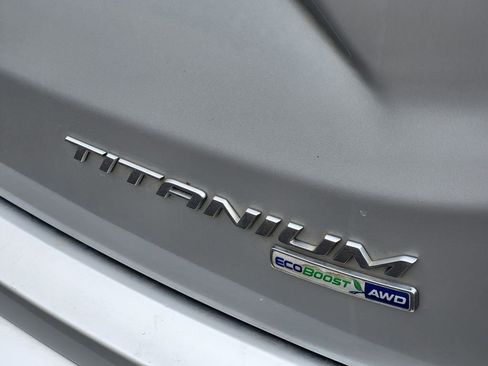 Used 2019 Ford Edge Titanium w/ Equipment Group 301A AWD/4WD image 8