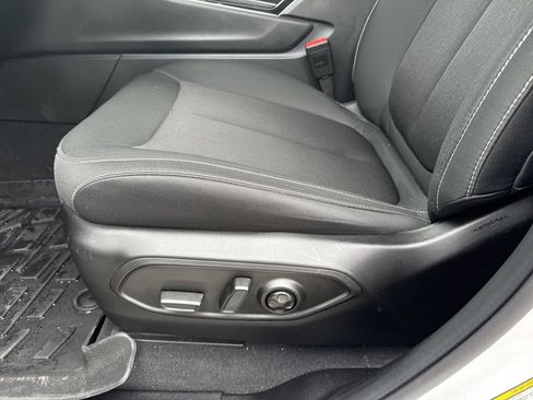 Used 2025 Jeep Grand Cherokee L Laredo RWD image 13