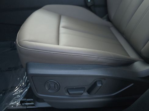 New 2025 Audi Q5 Premium image 28