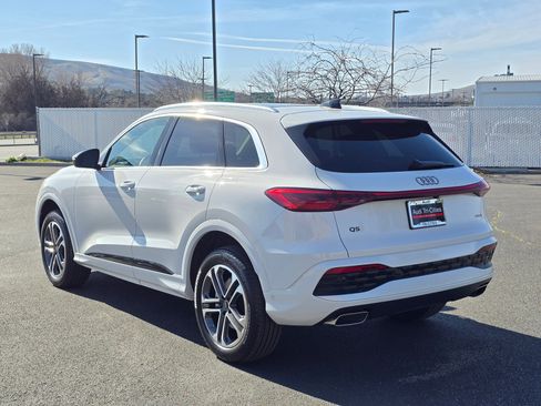 Certified 2025 Audi Q5 Premium w/ Convenience Package image 36