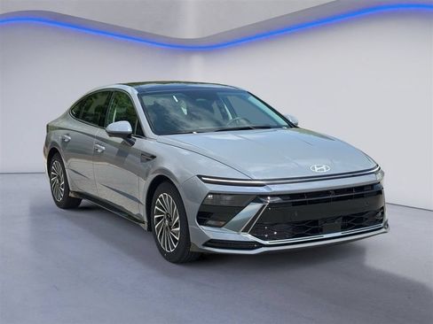 New 2026 Hyundai Sonata Limited FWD image 5
