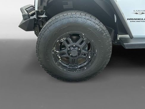 Used 2016 Jeep Wrangler Unlimited Sahara w/ Max Tow Package AWD/4WD image 15
