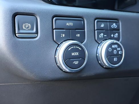 Used 2022 GMC Sierra 1500 Elevation w/ Elevation Premium Package image 17