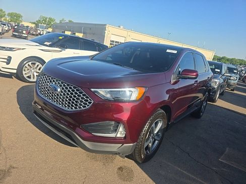 Used 2024 Ford Edge SEL w/ Convenience Package AWD/4WD image 2