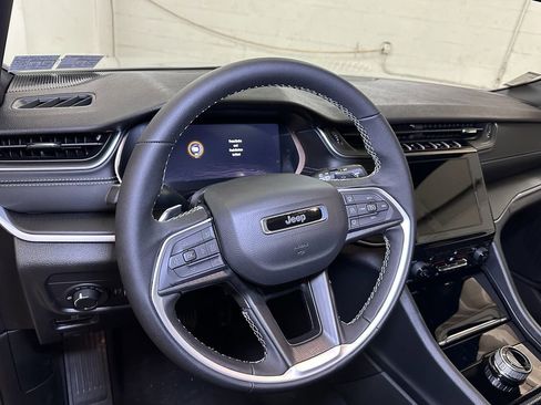 New 2025 Jeep Grand Cherokee Laredo image 20