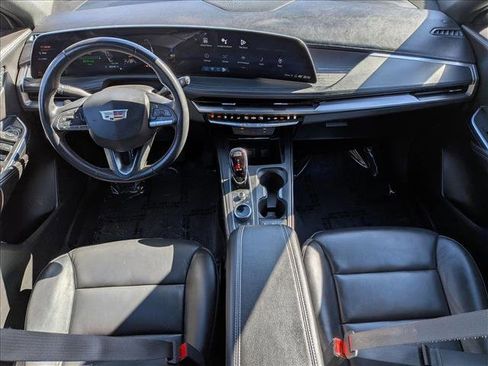 Used 2024 Cadillac XT4 Premium Luxury image 18