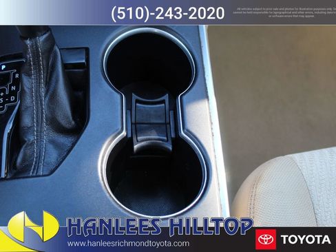 Used 2015 Toyota Camry LE image 19