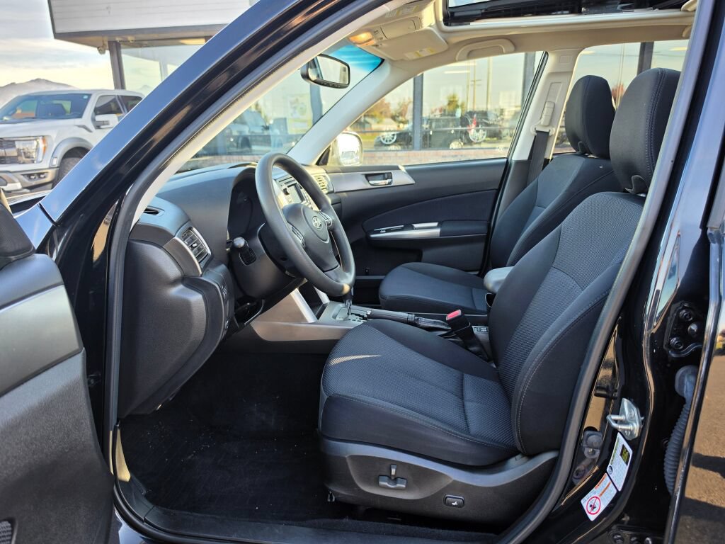 Used 2013 Subaru Forester 2.5X Premium w/ All-Weather Plus Pkg AWD/4WD image 16