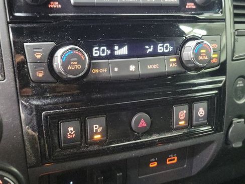 Used 2023 Nissan Titan PRO-4X w/ Pro-4x Convenience Package image 31