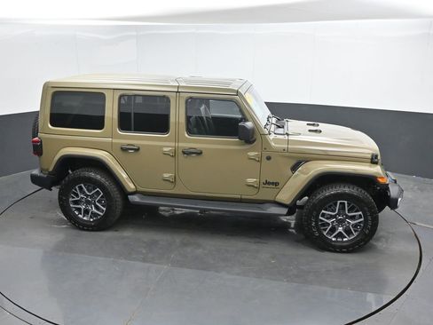 New 2026 Jeep Wrangler Unlimited Sahara AWD/4WD image 33