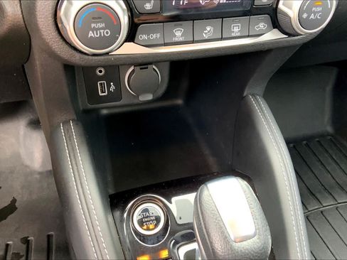 Used 2020 Nissan Kicks SR w/ SR Premium Package FWD image 35