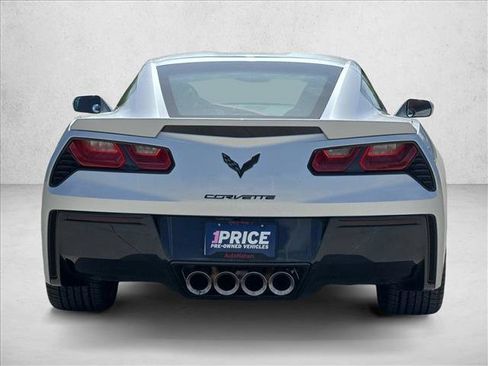 Used 2018 Chevrolet Corvette Stingray Coupe RWD image 7