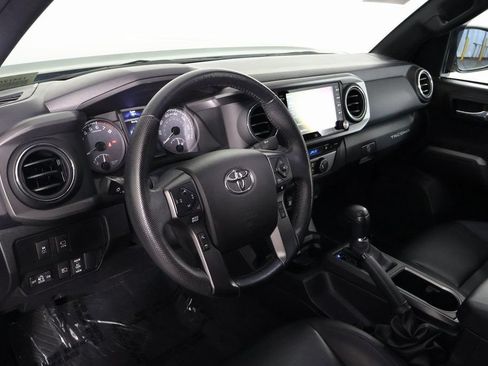 Used 2023 Toyota Tacoma TRD Off-Road w/ TRD Premium Off Road Package AWD/4WD image 8