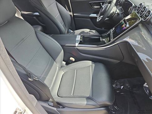 Used 2026 Mercedes-Benz GLC 300 image 19